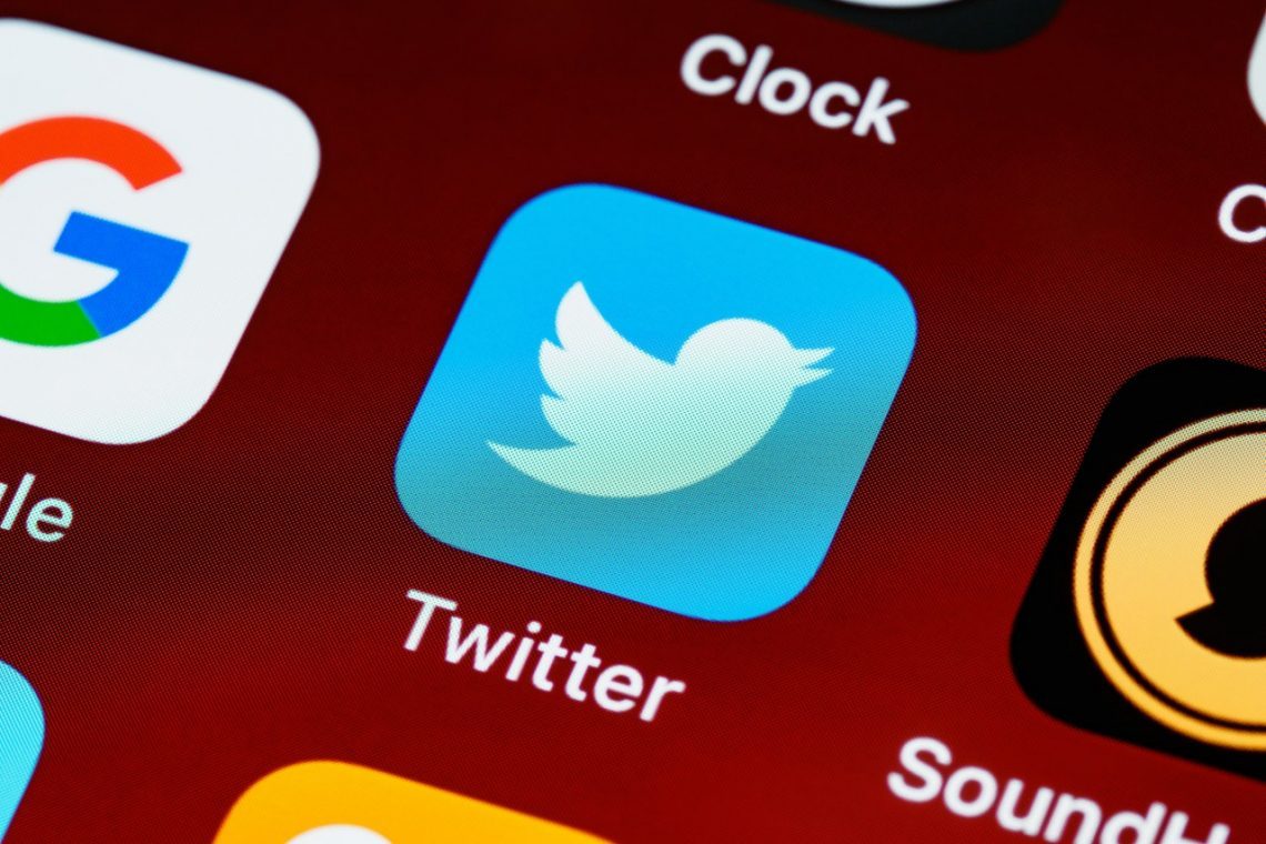 Muskov prevzem Twitterja naj bi bil zaključen še letos