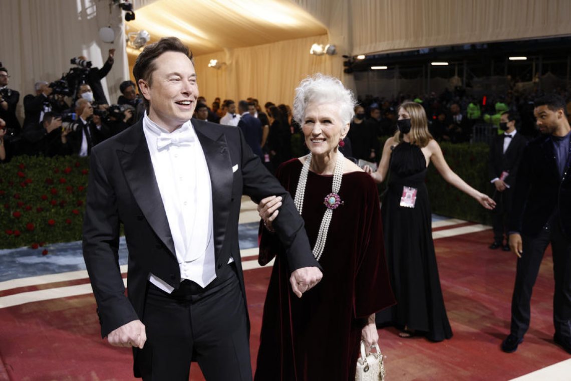 Musk namerava Trumpu omogočiti vrnitev na Twitter