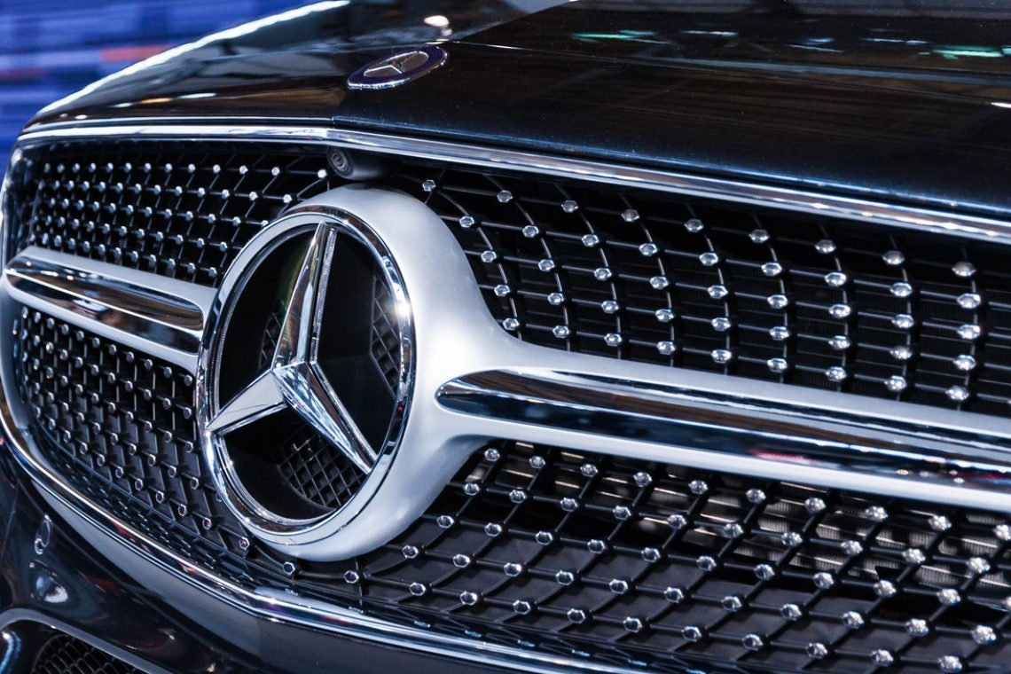 Mercedes-Benz napoveduje prehod na samodejne menjalnike z letom 2023