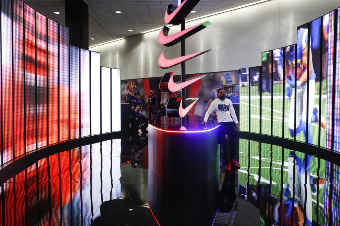 Nike v četrtletju poslabšal poslovanje
