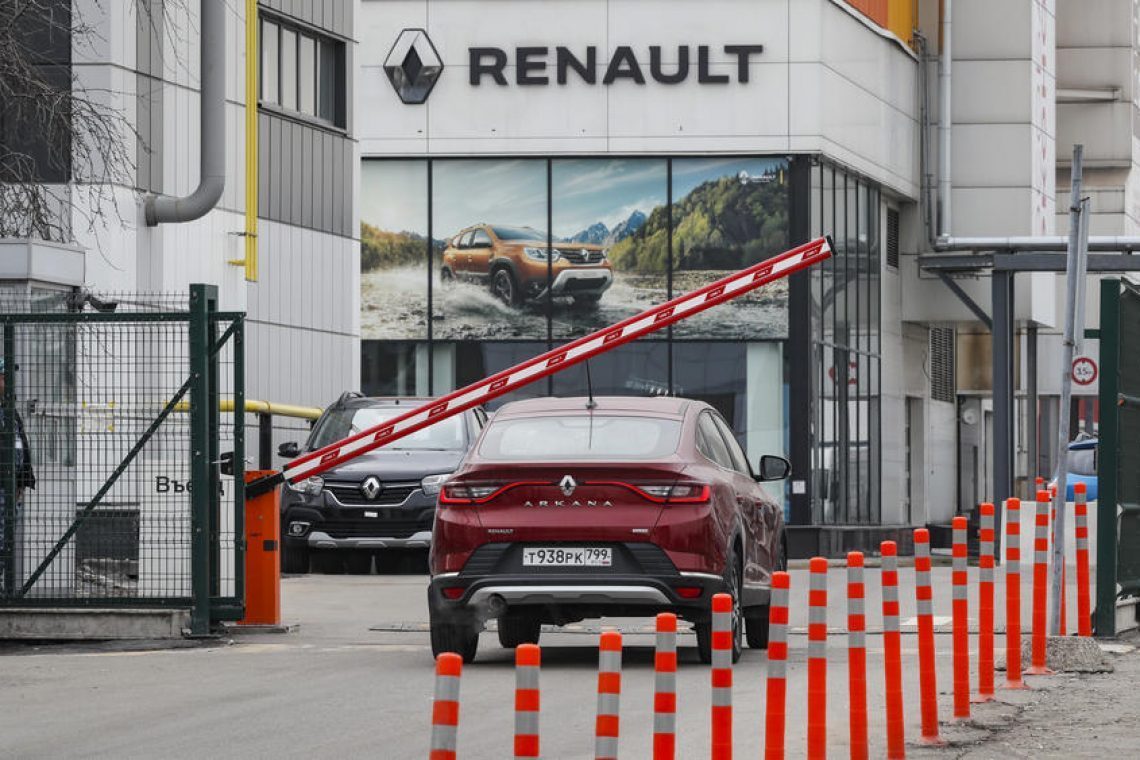 Izstop iz Rusije Renault potisnil v rdeče številke