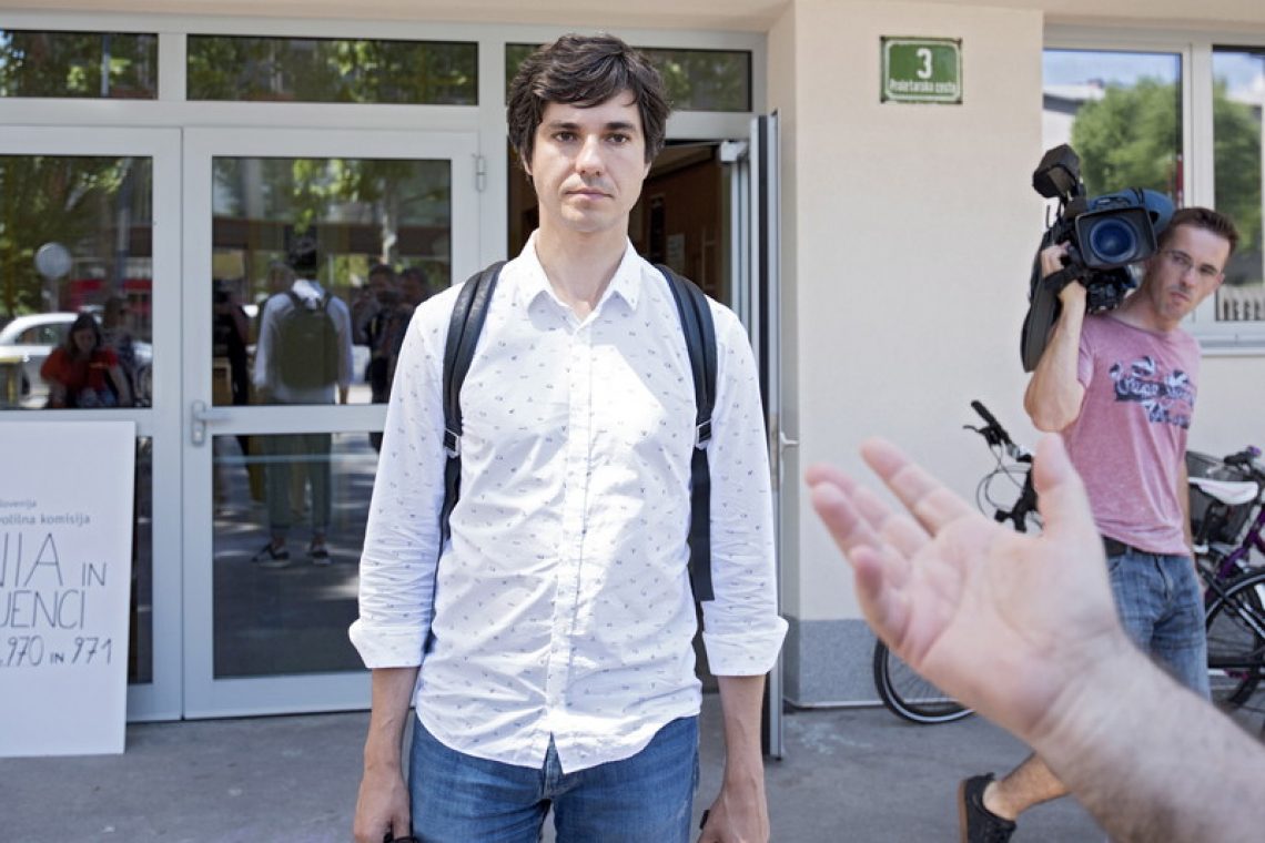 Mesec za obvezno božičnico in evidentiranje delovnega časa za tri skupine
