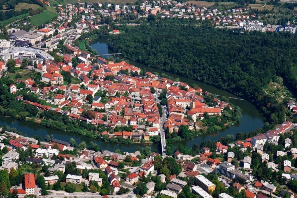 V Novem mestu med prednostnimi nalogami ureditev prometa in stanovanja