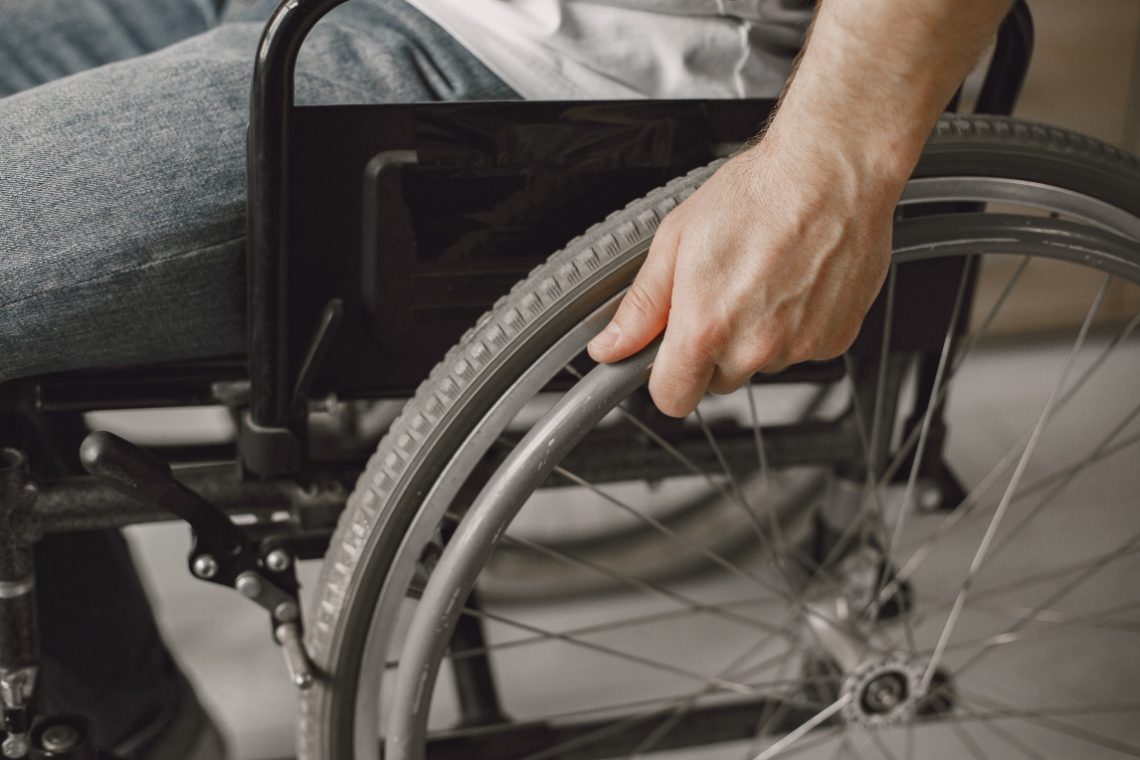 Zagovornik ugotovil diskriminacijo pri prenovi železniške postaje Grosuplje