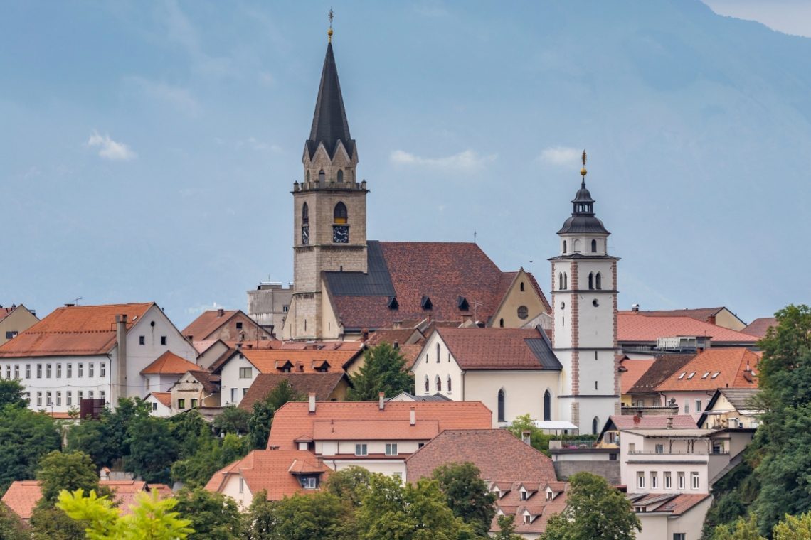 Kranjski županski kandidati v središču mesta nestrpno čakajo rezultate