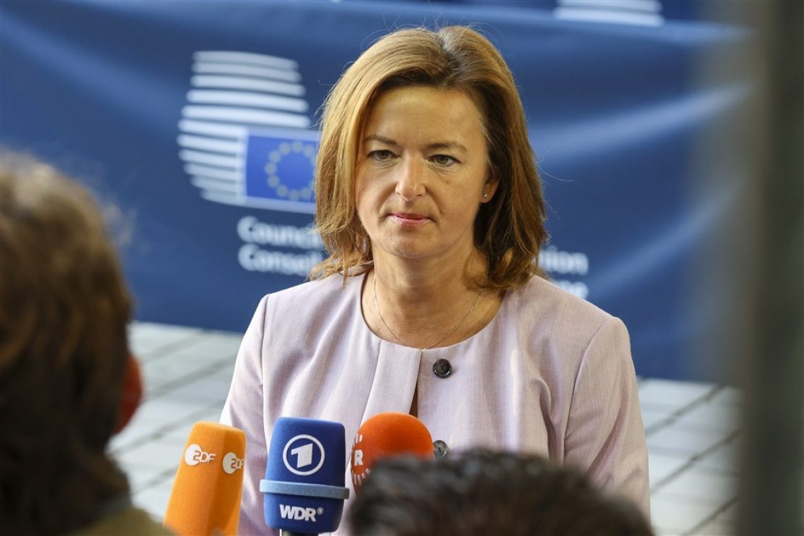 Ministrica Fajon s študenti FDV o vlogi Slovenije v ZN