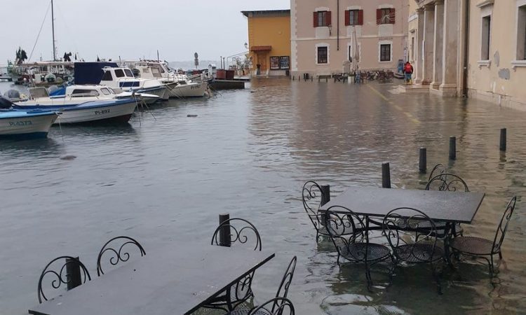 Piran poplavljen podobno kot leta 2019