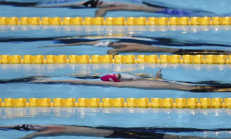 Kolesnikov dosegel svetovni rekord na 50 m hrbtno