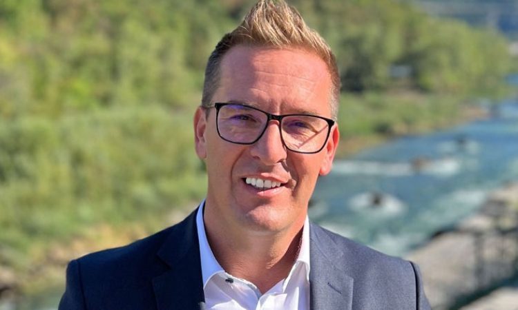 Po vseh danes preštetih glasovih županski stolček v Novi Gorici Samu Turelu