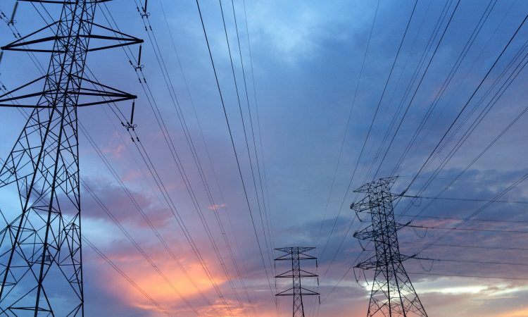 V gospodarstvu kritični do zakona o pomoči zaradi energetske krize