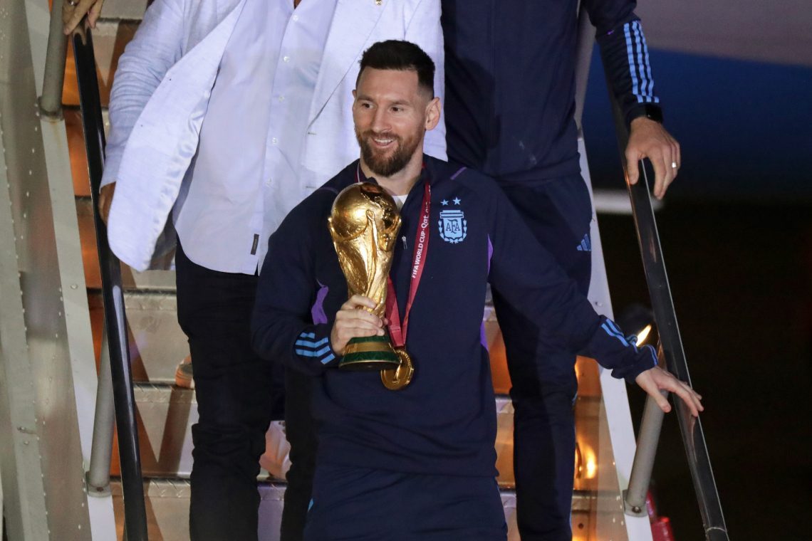 Messi po skrajšani proslavi obiskal še domači Rosario