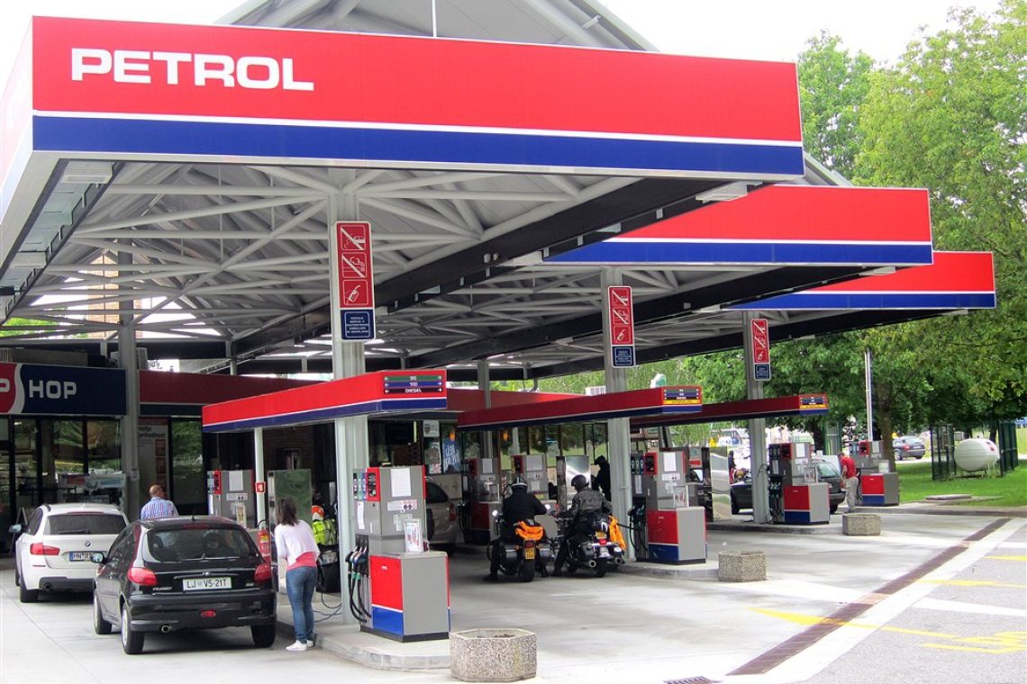 Delničarji Petrola ponovno o posledicah regulacije cen