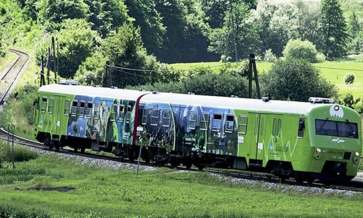 Slovenske železnice s tremi novimi nadzorniki