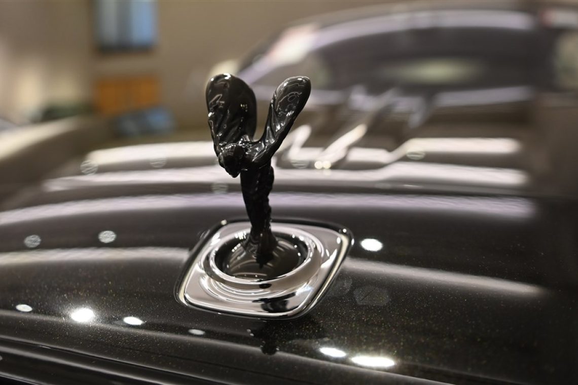 Rolls-Royce lani v globoki izgubi 