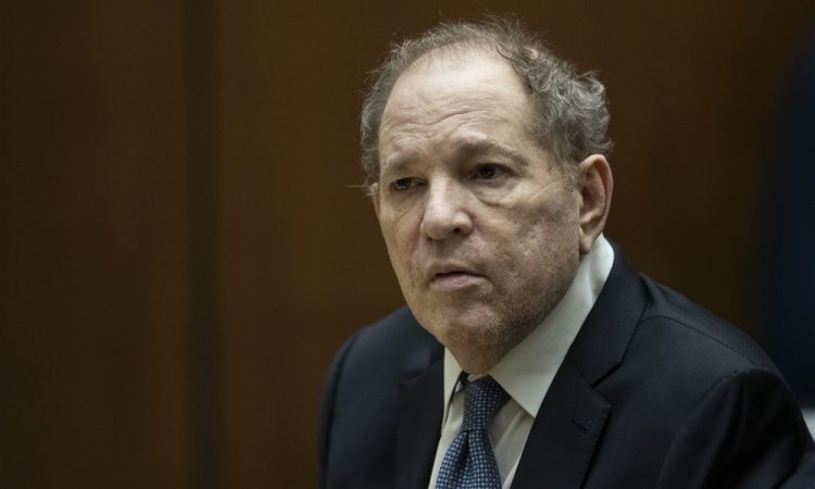 Harvey Weinstein v Los Angelesu zaradi posilstva obsojen na 16 let zapora