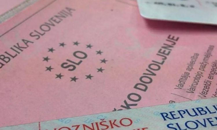 Bruselj predlaga enotno digitalno vozniško dovoljenje za vso EU