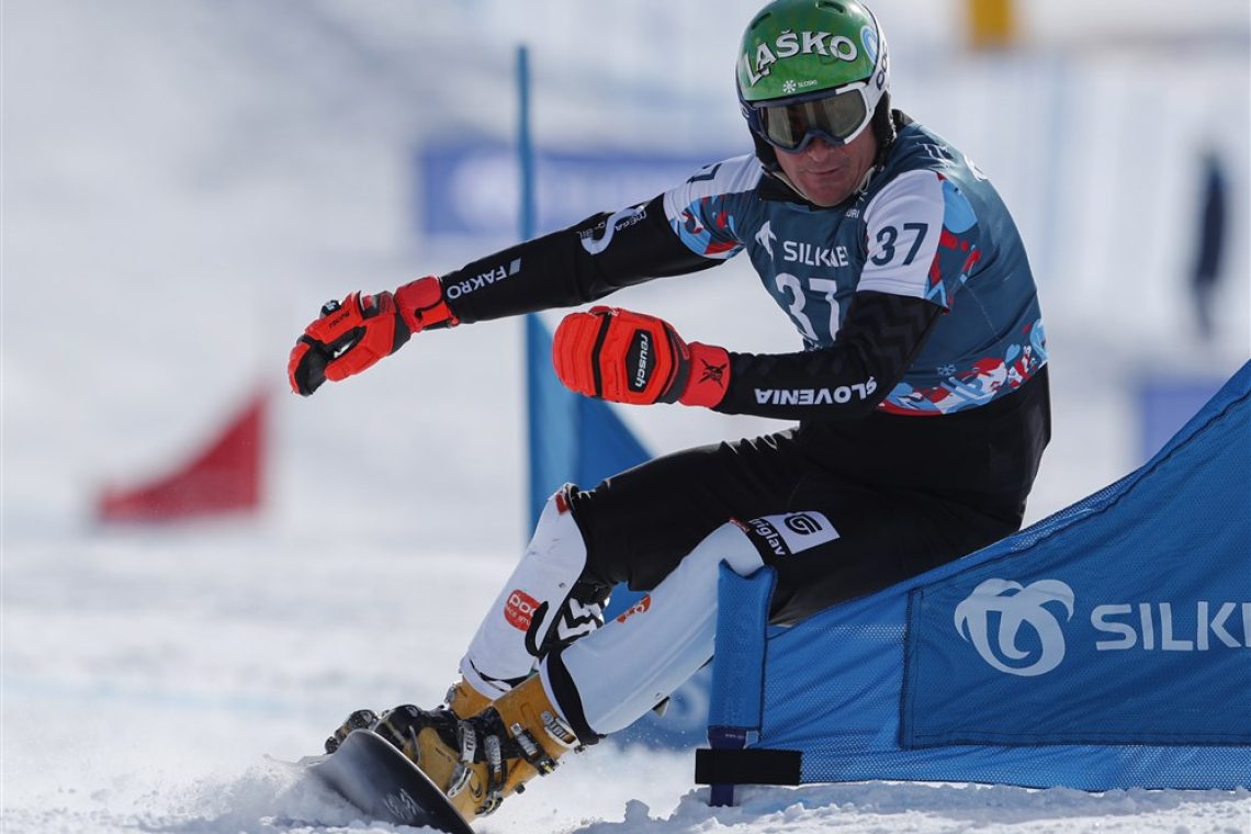 Trije Slovenci v izločilnih bojih finalnega paralelnega slaloma
