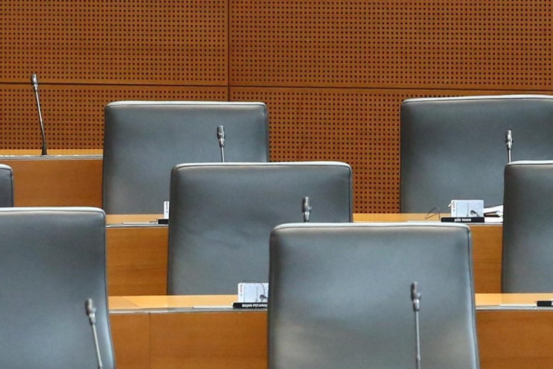 Pred poslanci predlog novele zakona o evidencah delovnega časa