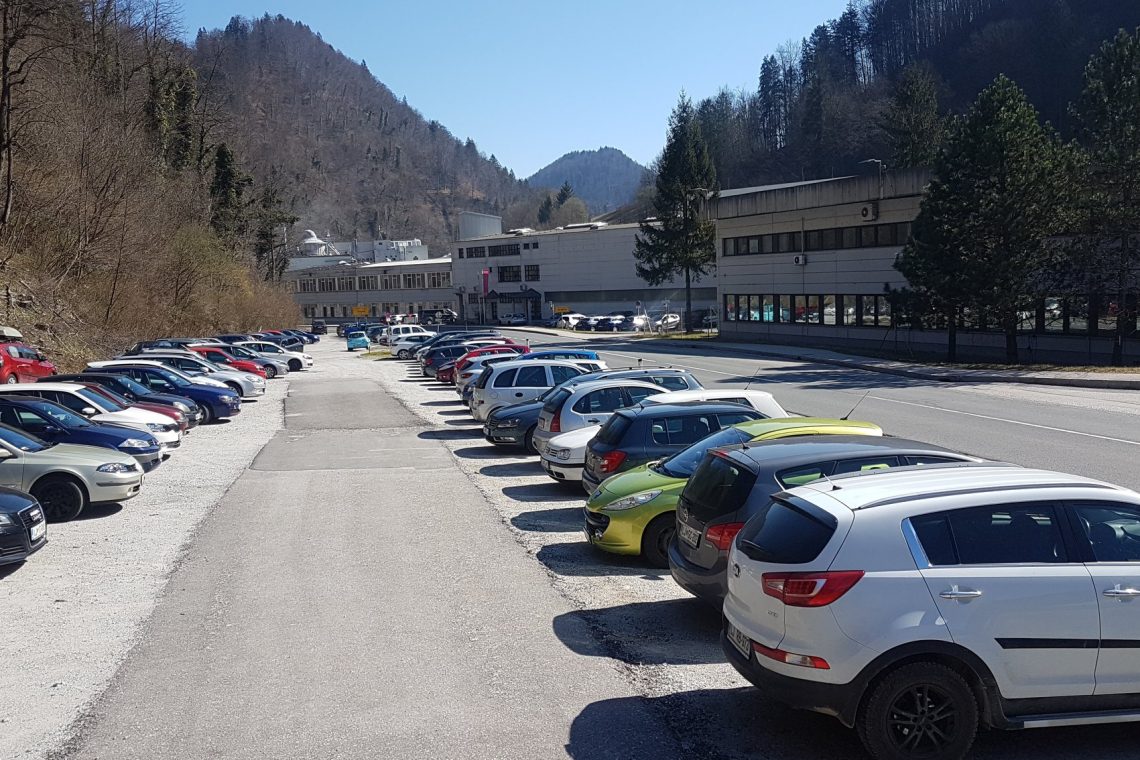 Eti Izlake v oblikovanje pametne tovarne in proizvodnjo diferenčnih stikal 