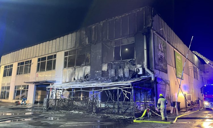 V požaru na celjskem sejmišču večja gmotna škoda