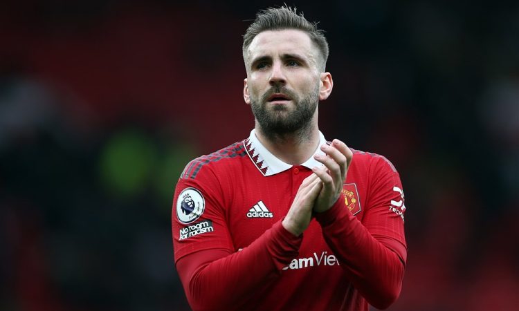 Shaw podaljšal z Manchester Unitedom