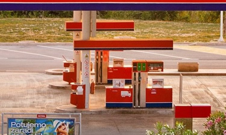 Delničarjem Petrola se letos obeta 70 centov dividende