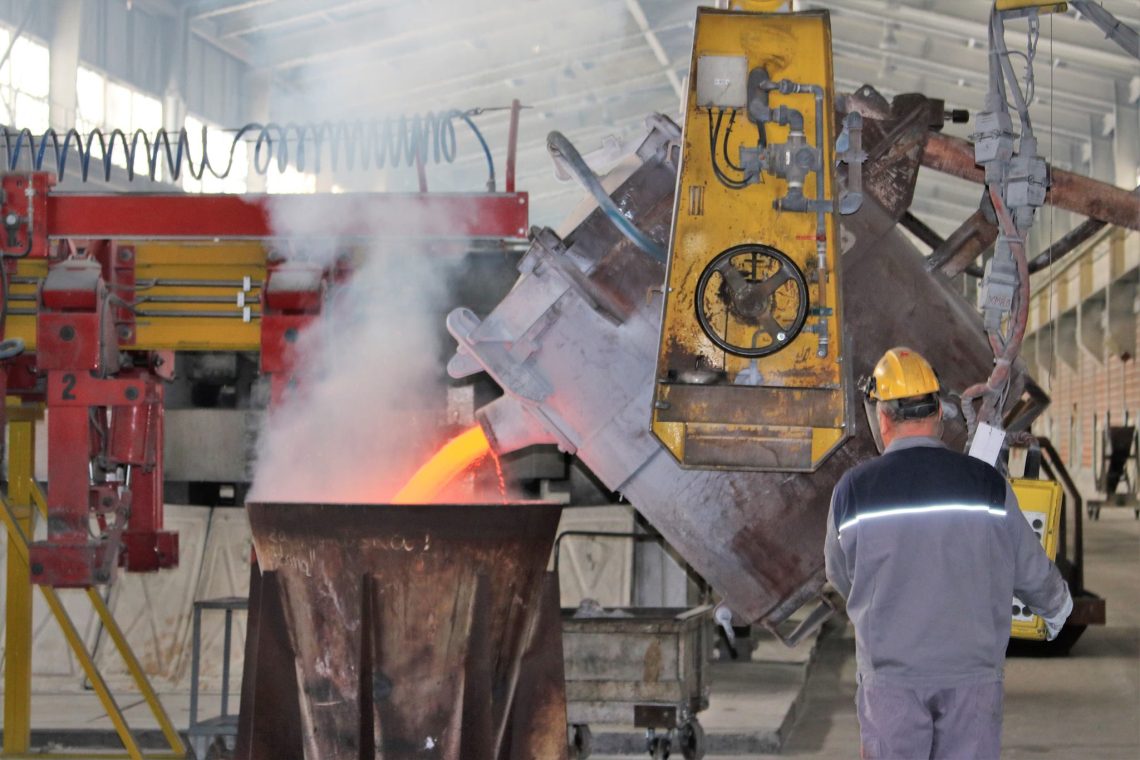 V Talumu danes začenjajo vročati odpovedi po zaprtju proizvodnje aluminija