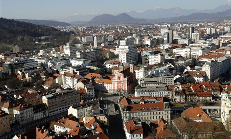 Ljubljanski mestni svetniki o občinskih priznanjih, financah in turizmu