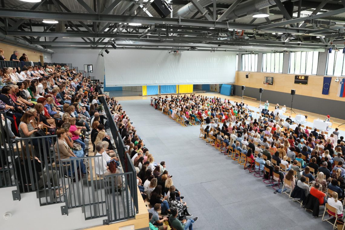 V Celju o novih tehnologije, ki jih morajo otroci znati pravilno uporabljati