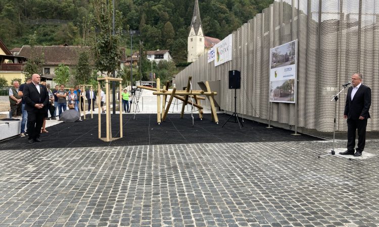 Občina Šoštanj danes odprla garažno hišo