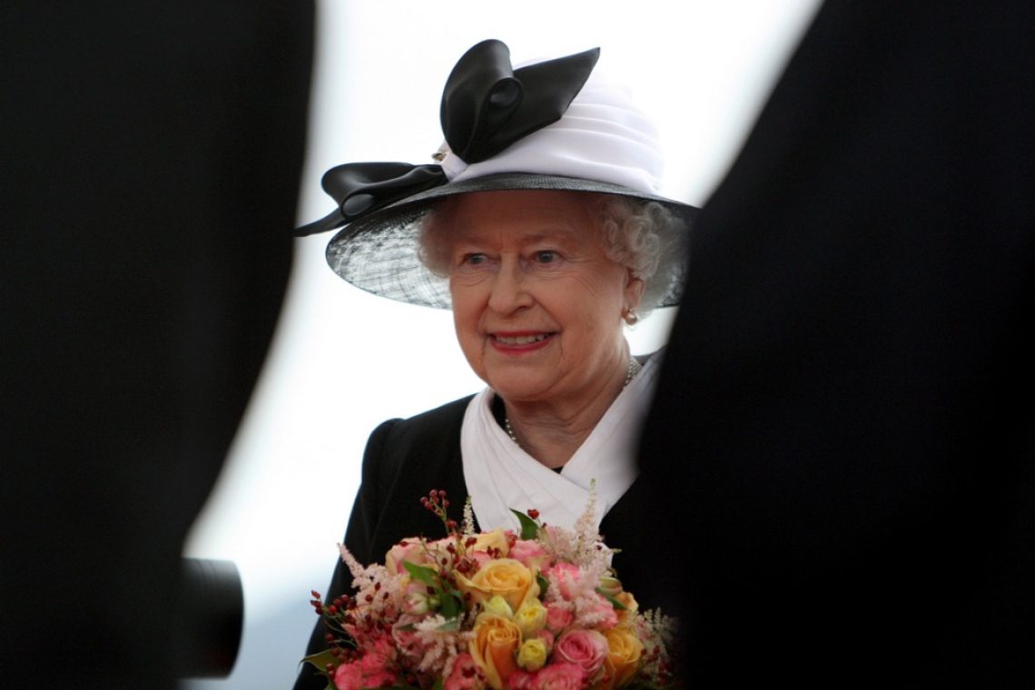 Britancu, ki je skušal ubiti kraljico s samostrelom, devet let zapora 
