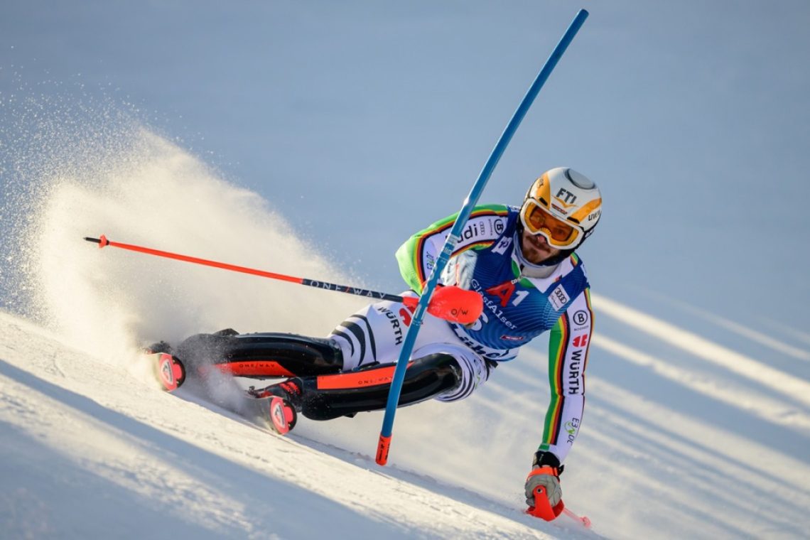 Strasser s četrtega mesta do zmage na slalomski klasiki v Kitzbühelu