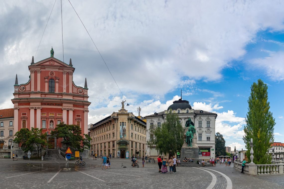 Golob v poslanici povabil k obisku kulturnih ustanov