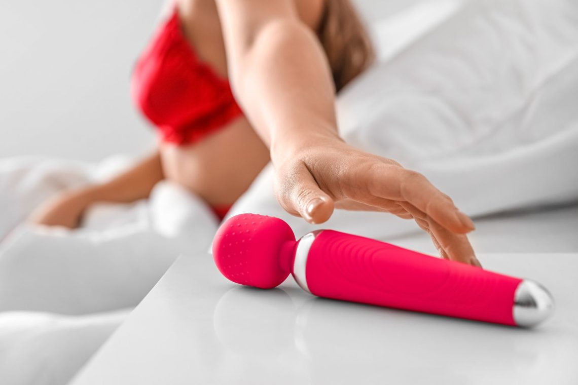 Kakšna je razlika med dildom in vibratorjem?