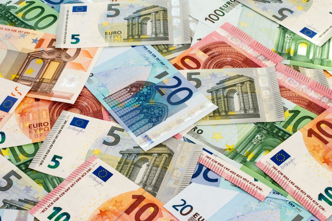 Državljani vpisali za 258 milijonov evrov obveznic