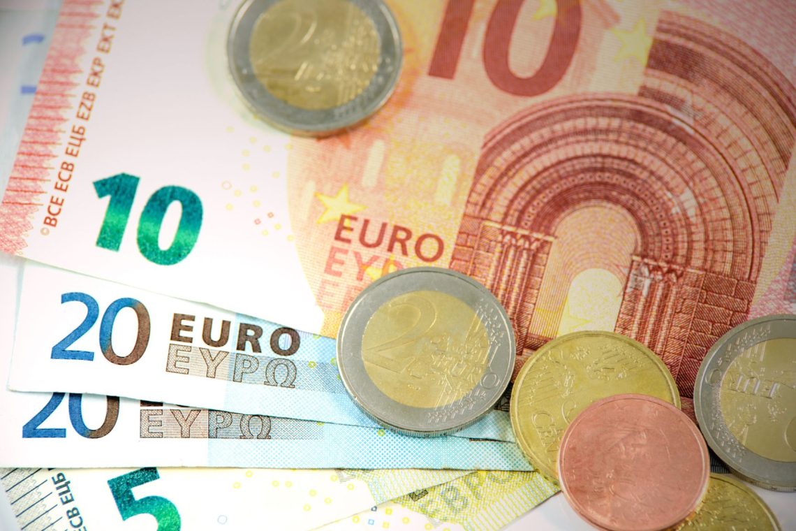 V javnem sektorju letošnji regres tri mesece prej kot običajno