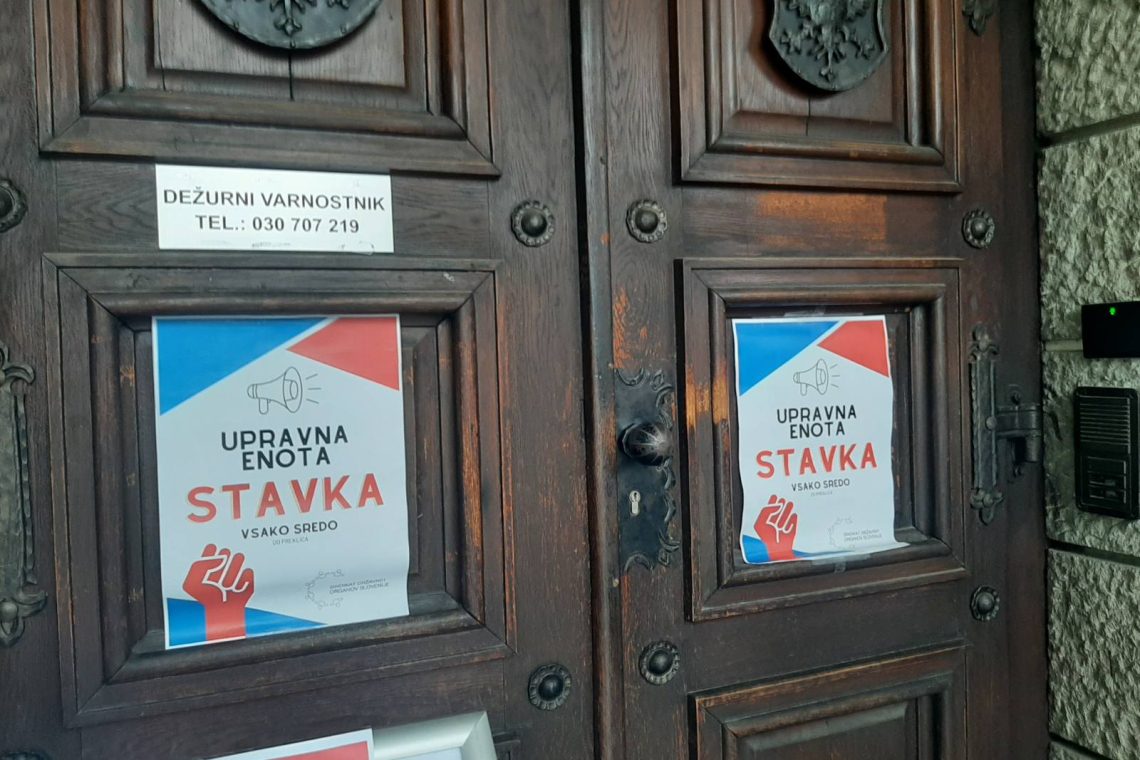 Stavka na upravnih enotah se nadaljuje