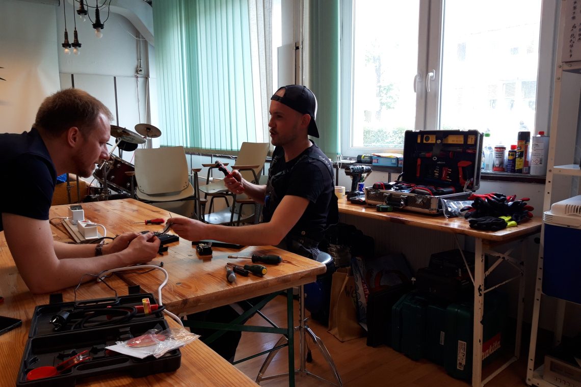 V Poprav'cu lahko sami popravimo električno in elektronsko opremo