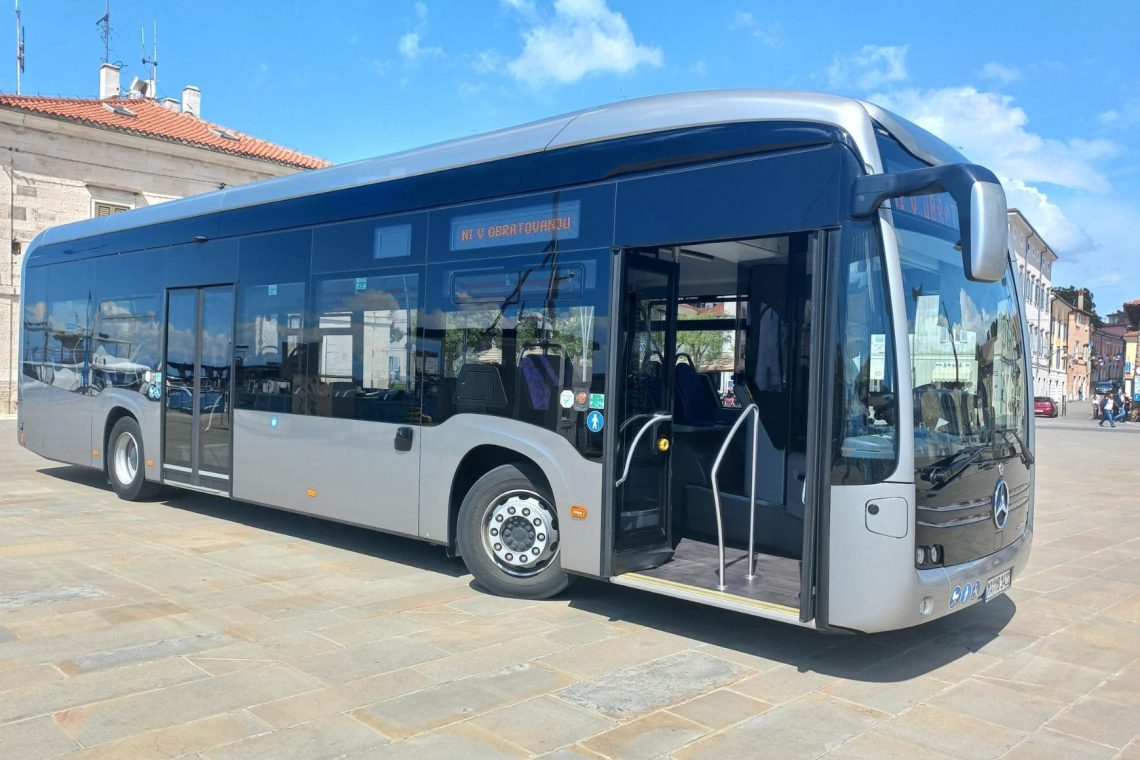 Po Kopru testno s 100-odstotnim električnim avtobusom eCitaro