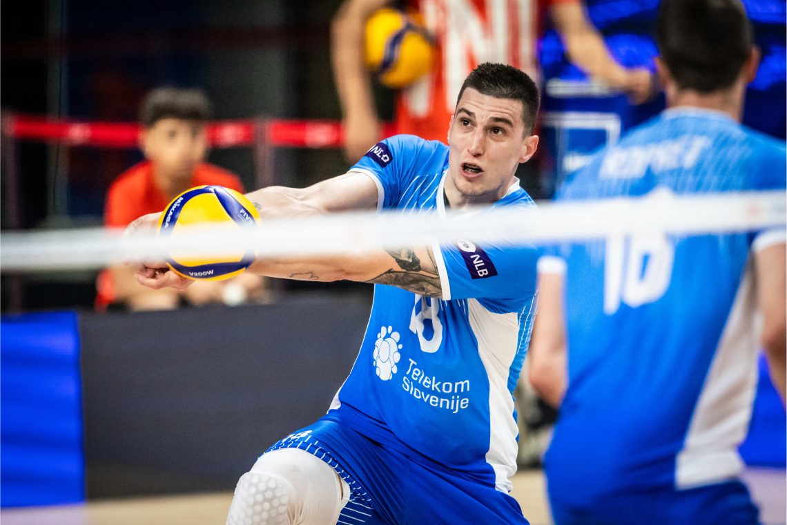 Slovenski odbojkarji nadigrali še prvo reprezentanco sveta, s 3:0 je padla Poljska
