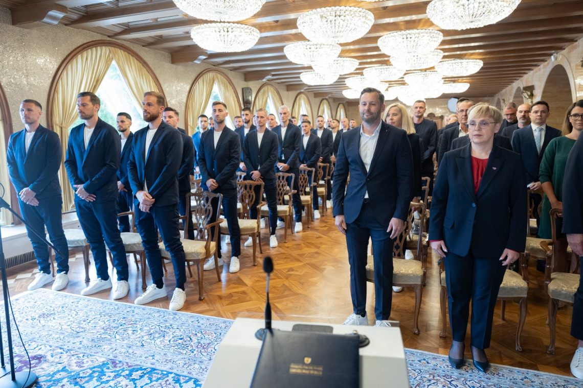 Predsednica republike sprejela člane in strokovno vodstvo nogometne reprezentance