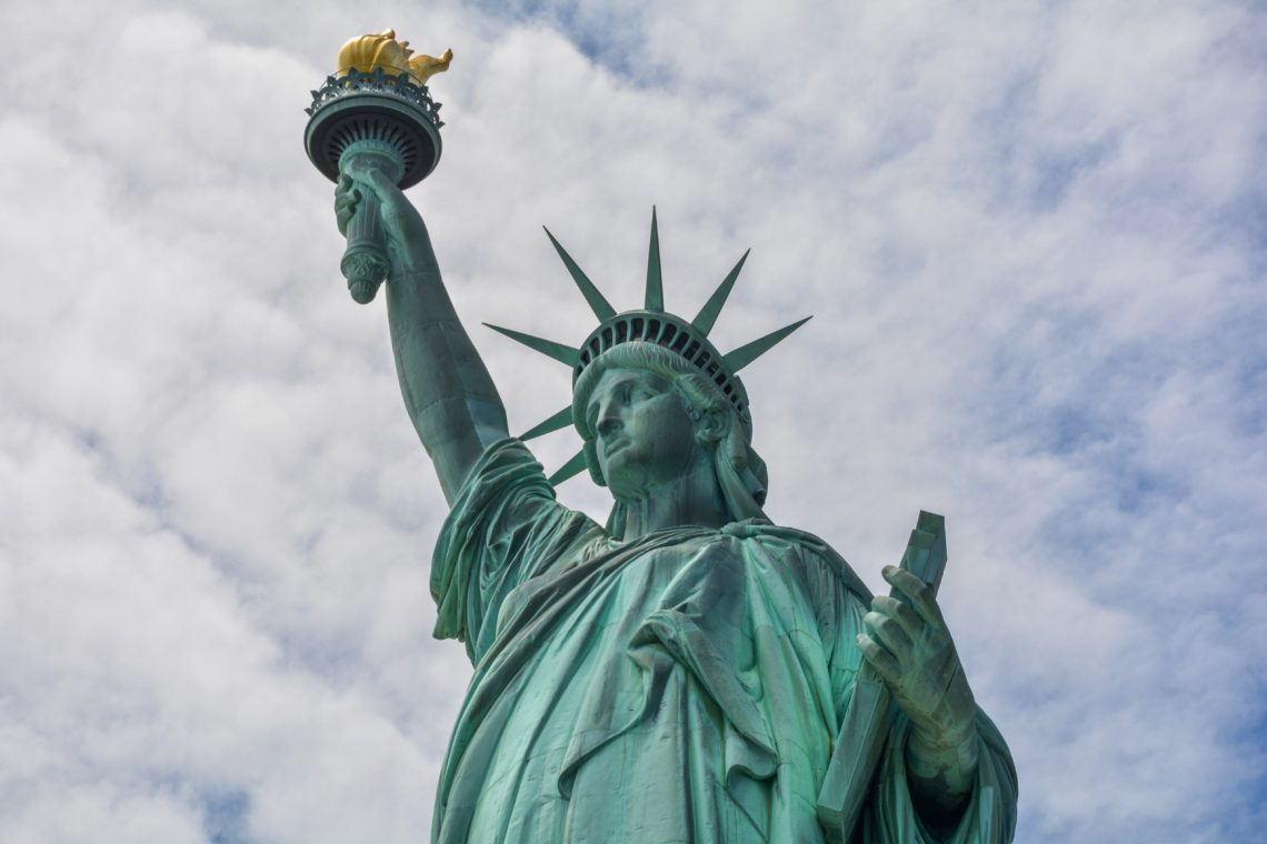 Turisti po pandemiji spet množično na newyorški Kip svobode