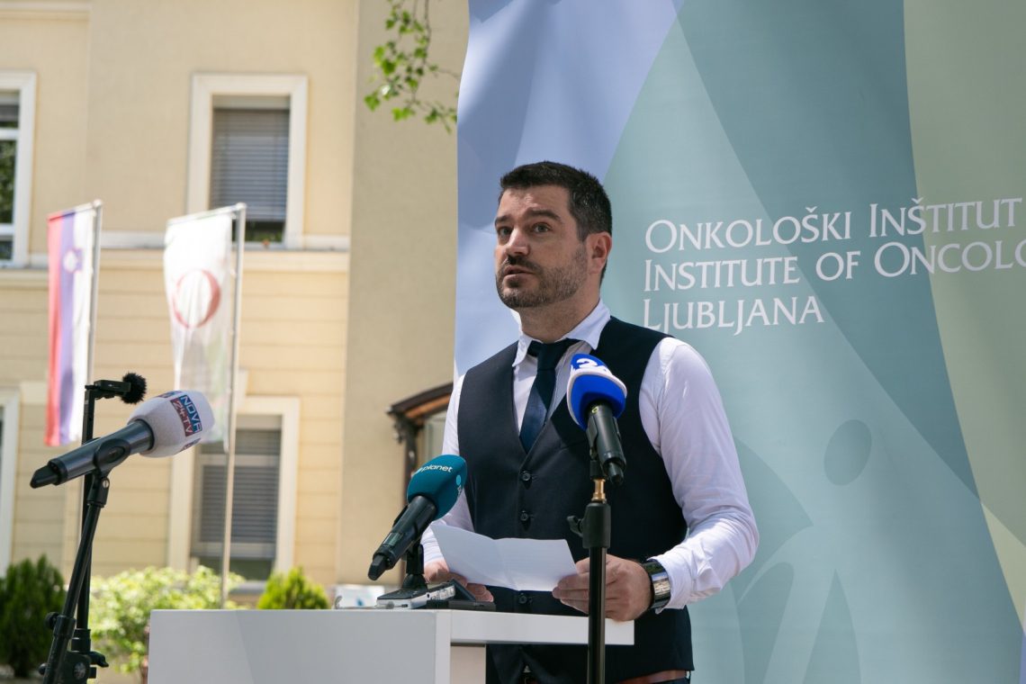 Generalni direktor Onkološkega inštituta Ljubljana Andraž Jakelj podal odstopno izjavo