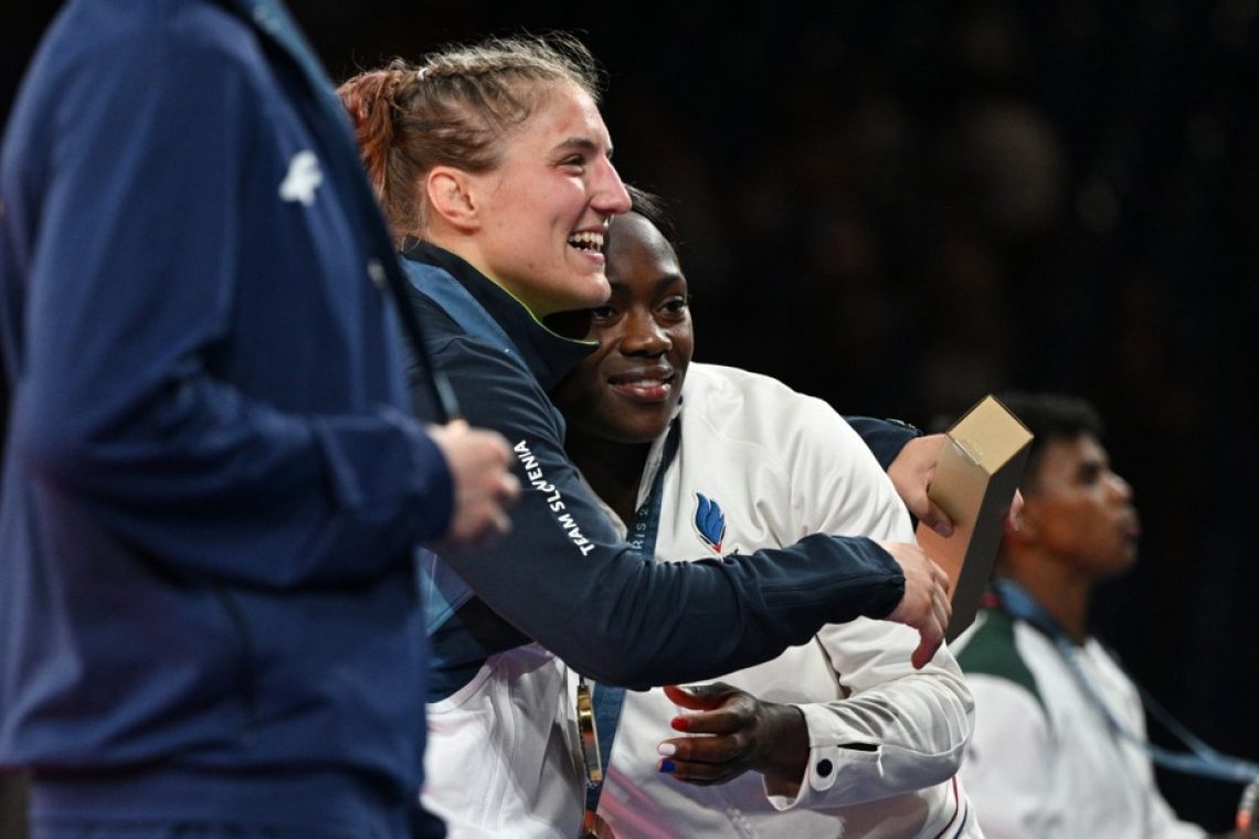 Zlata judoistka Leški se v petek vrača v domovino