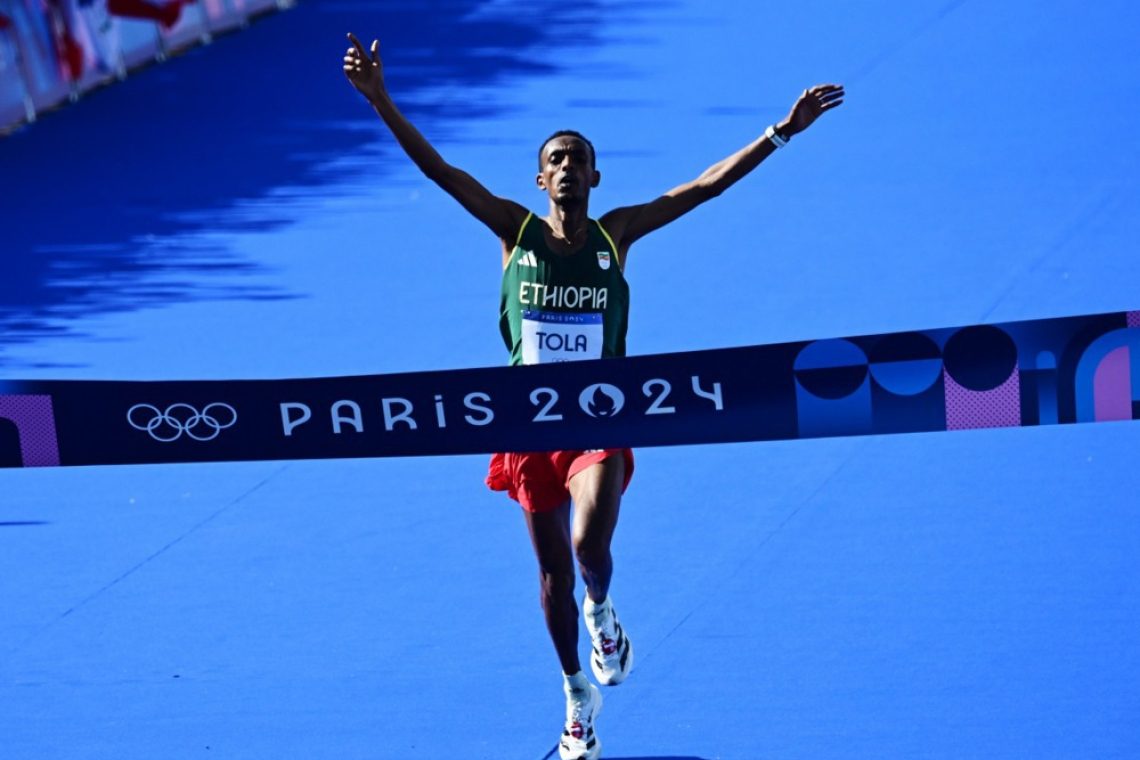 Tola do naslova v maratonu z novim olimpijskim rekordom