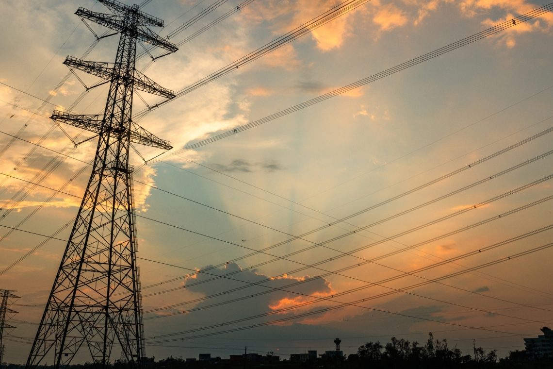 V drugem četrtletju elektrika za gospodinjstva dražja, plin cenejši