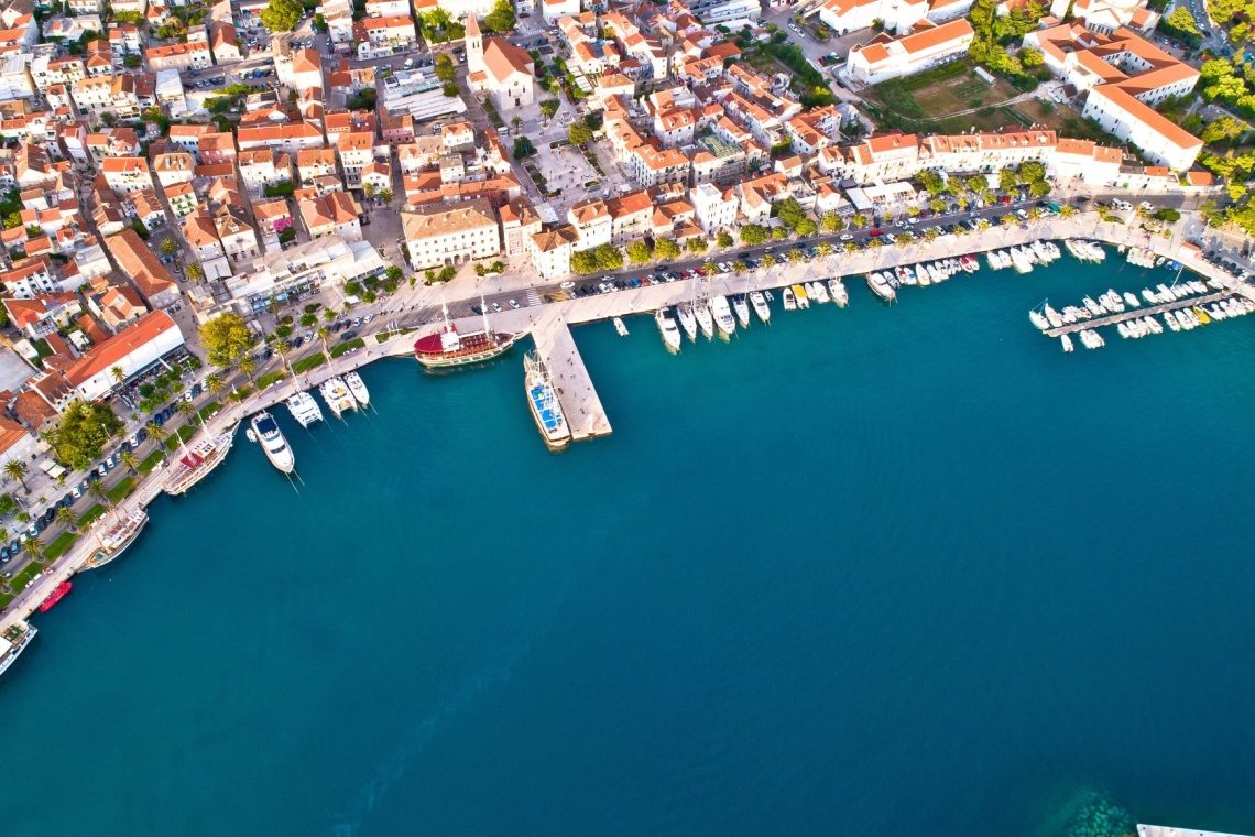 Hrvaški minister zadovoljen s turistično sezono, ne pa tudi z velikim številom apartmajev