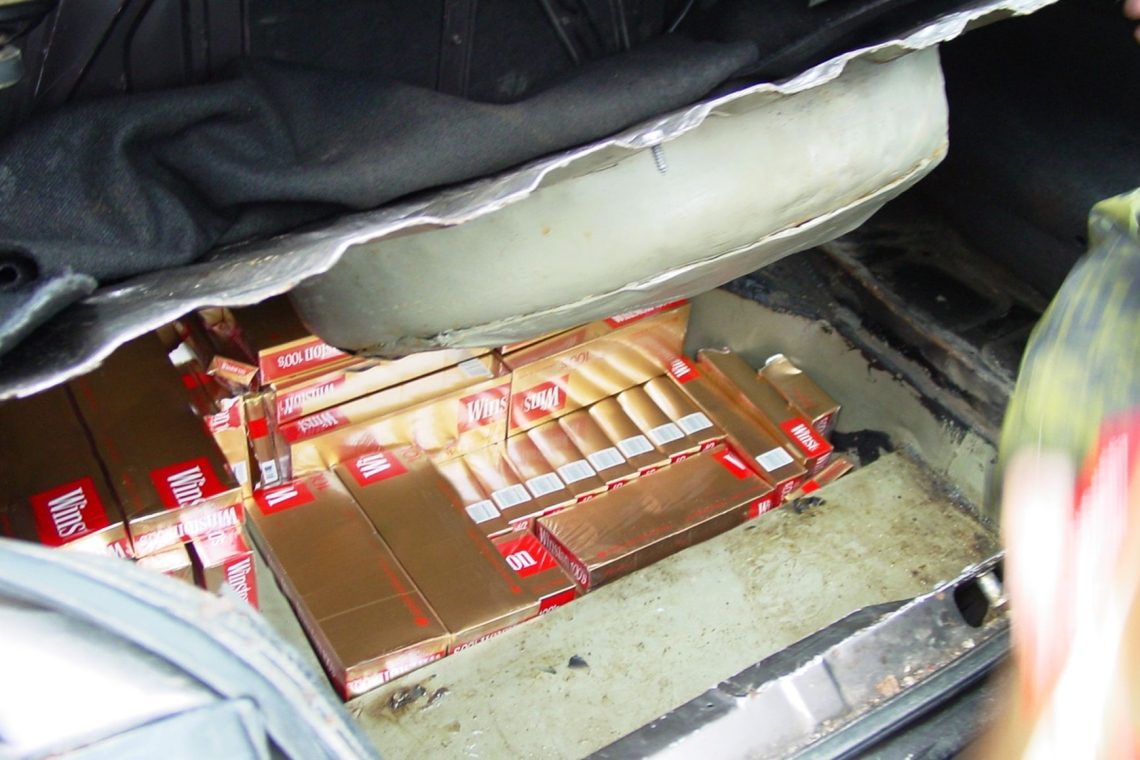  Štirim Celjanom 16 let zapora in denarne kazni zaradi tihotapljenja cigaret