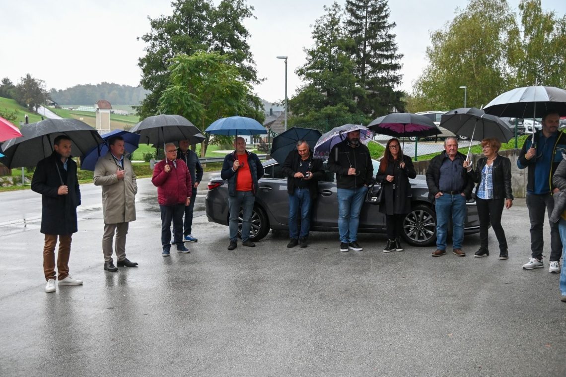Na območju krajevne skupnosti Koprivnica uradno predali več investicij