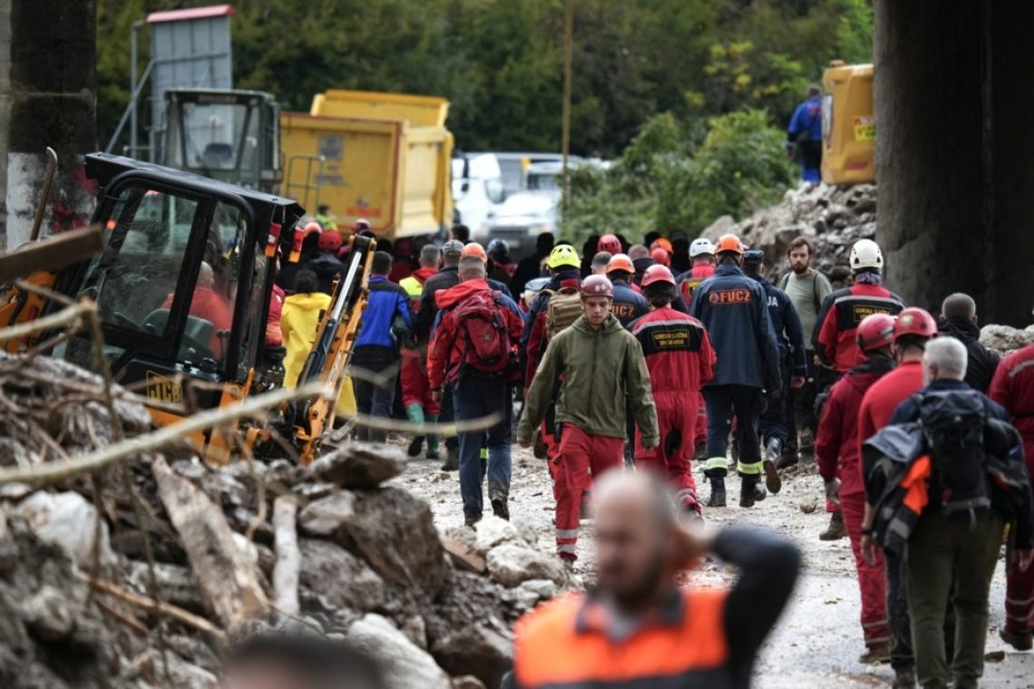 Rdeči križ Slovenije in Slovenska karitas za poplavljene v BiH zbrala več kot 100.000 evrov